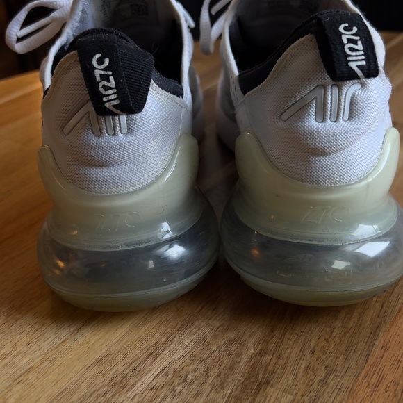 Women's Nike Air 270 White and Black Sneakers 8 UGC - Picture 3 of 6